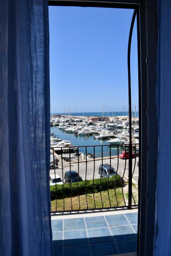 Hotel Le Stanze Del Borgo Nettuno Exterior foto