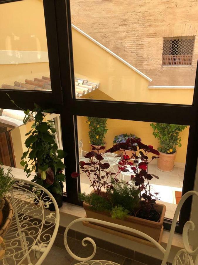 Hotel Le Stanze Del Borgo Nettuno Exterior foto