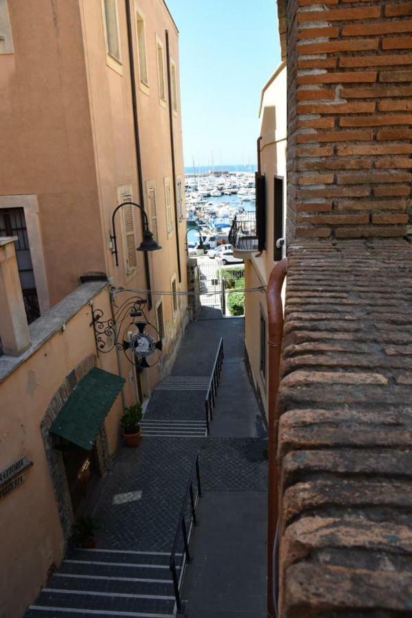 Hotel Le Stanze Del Borgo Nettuno Exterior foto